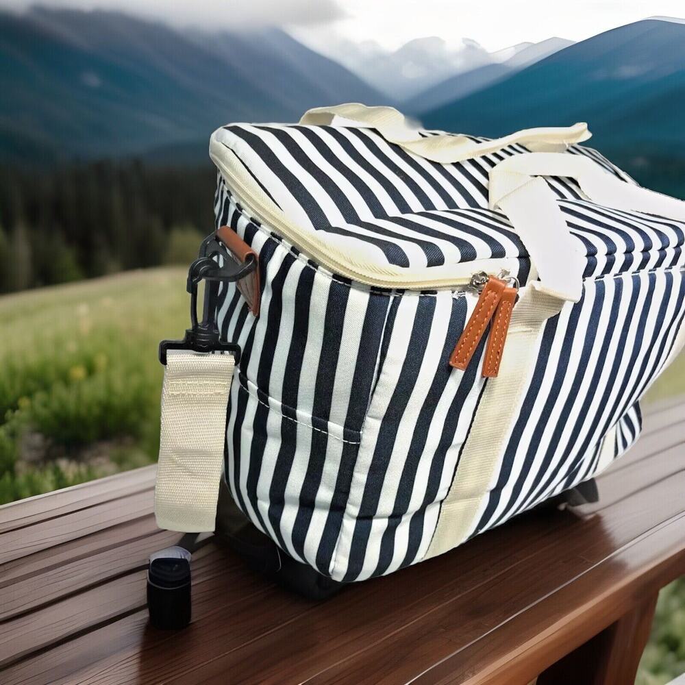 BEACH DSW PICNIC/ CAMPING COOLER TOTE BAG WITH WHITE & NAVY STRIPES